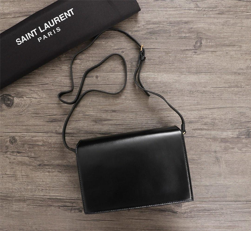 Amelia - YSL Bag - 2840