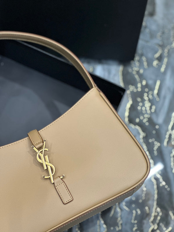 Amelia - YSL Bag - 2494