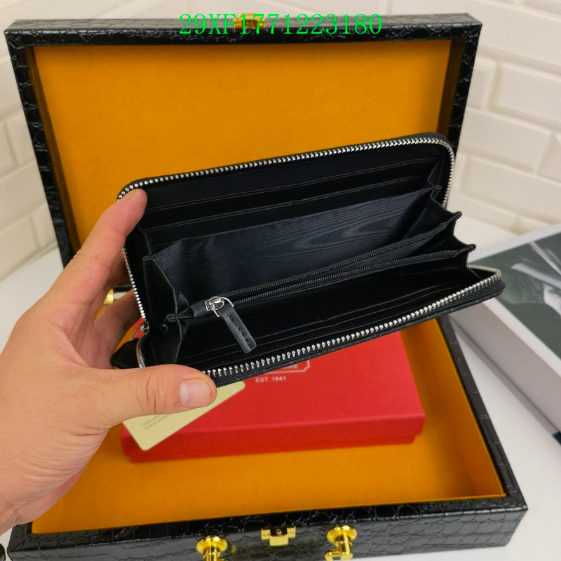 Amelia - CAH Wallet - 065
