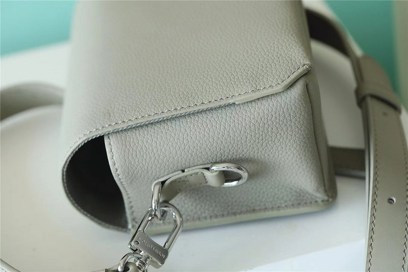 Fan Fashion Lu-Vi bags - 9917