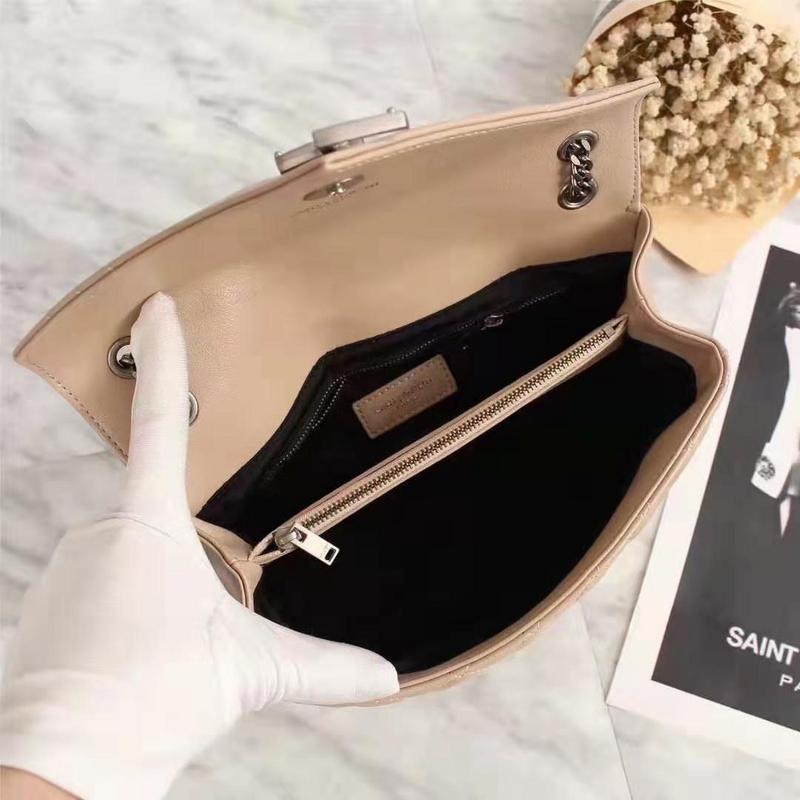 Amelia - YSL Bag - 2820