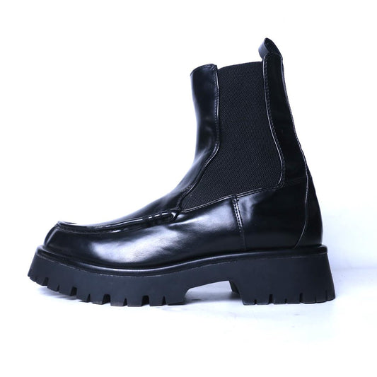 ZARA. .