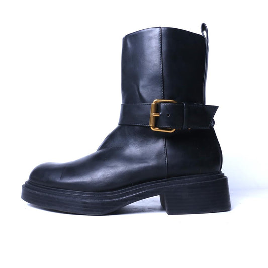 ZARA. .