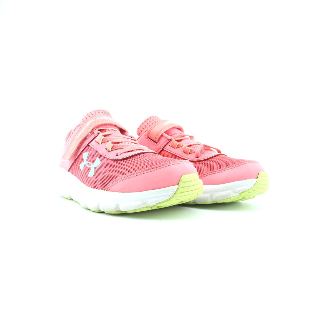 UNDER ARMOUR ASSERT 8