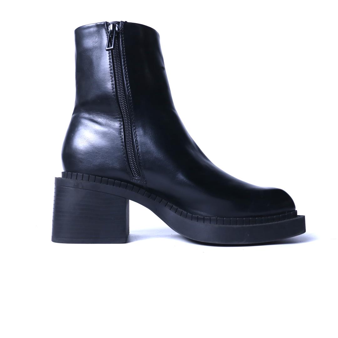 ZARA. .