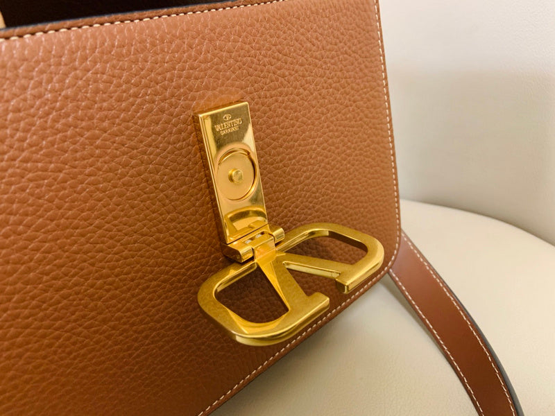 VAL LUXURY BAGS - FOR FASHION LOVERS  AFFORDABLE LUXURY BAGS- 1090