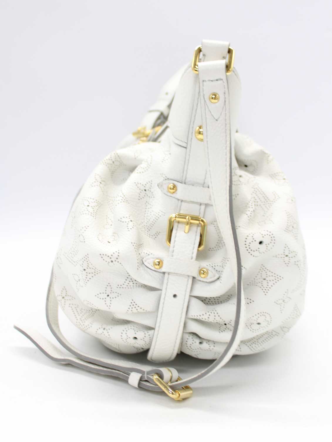 Louis Vuitton Mahina Leather XL Shoulder Bag White
