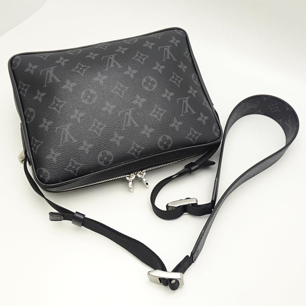 Louis Vuitton Messenger PM Taiga Eclipse Noir