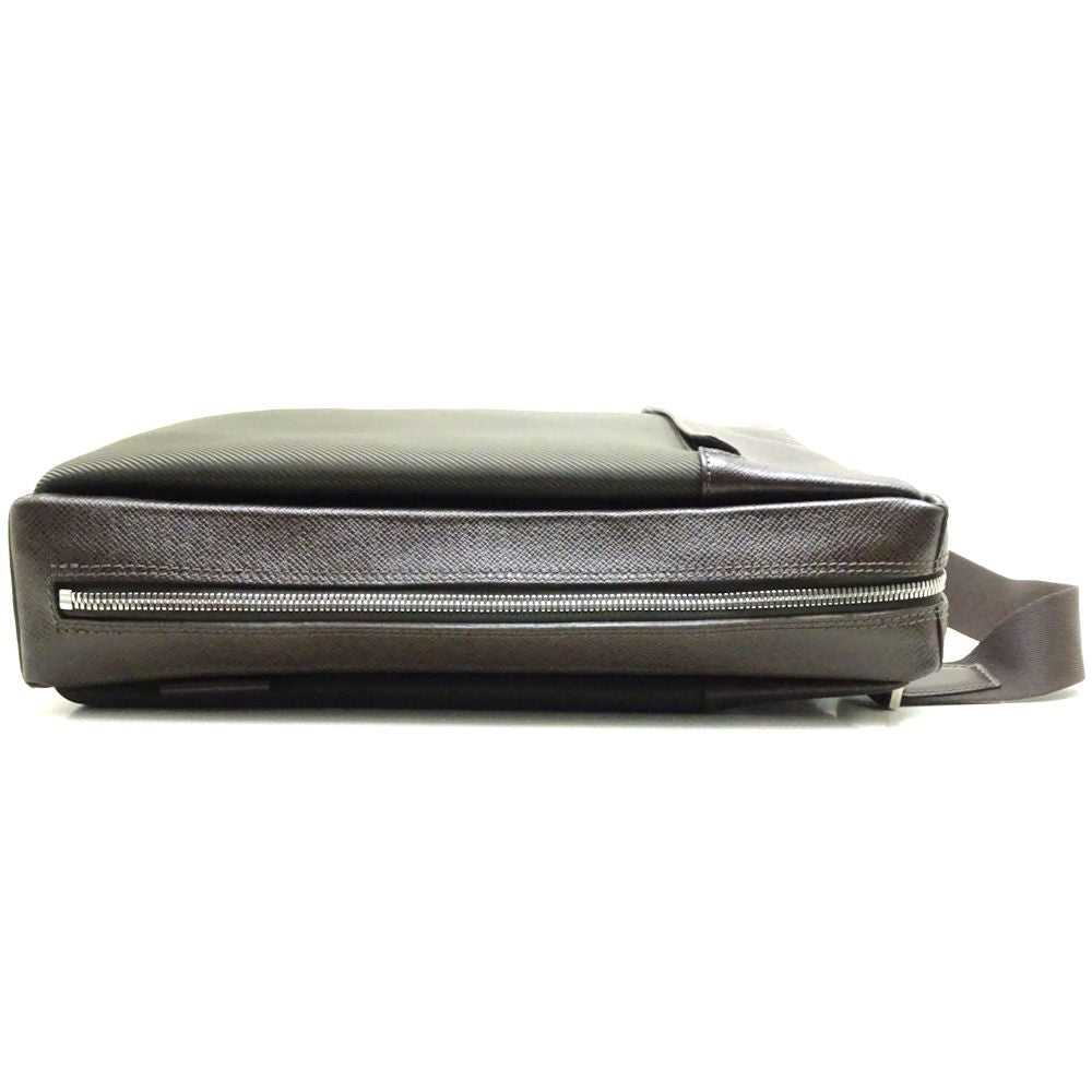 Louis Vuitton Taiga Shoulder Bag Grizzly