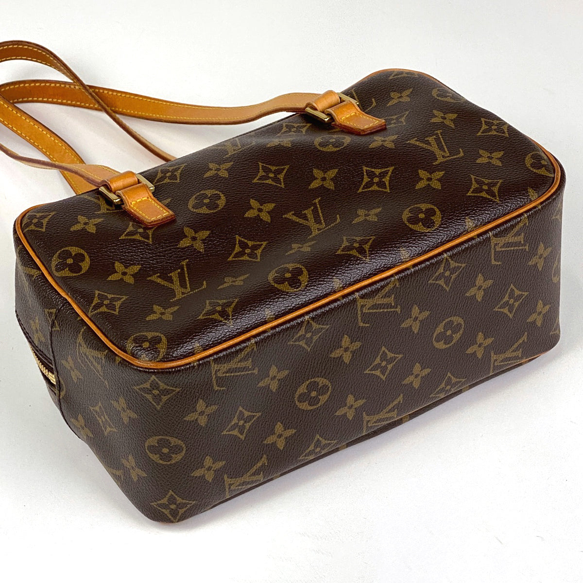 Louis Vuitton Cite MM Shoulder Bag Monogram