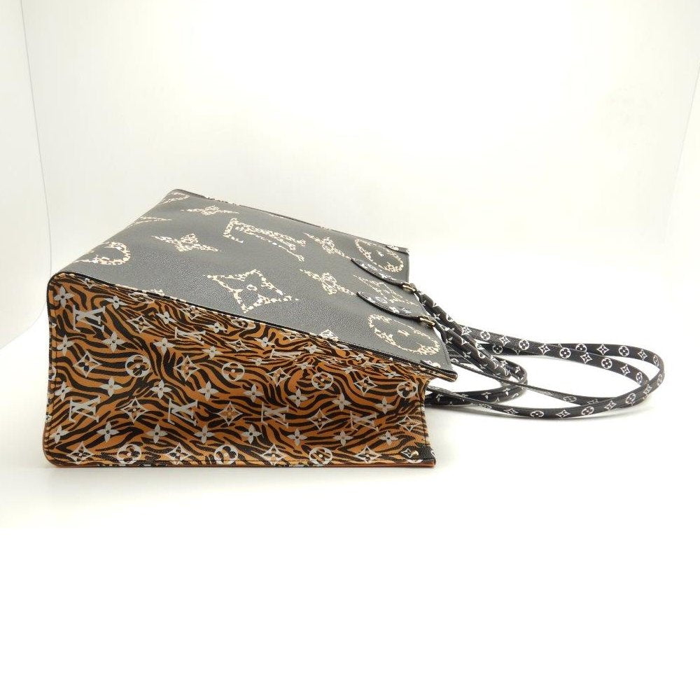 Louis Vuitton Monogram Jungle On The Go GM Noir Shoulder Bag