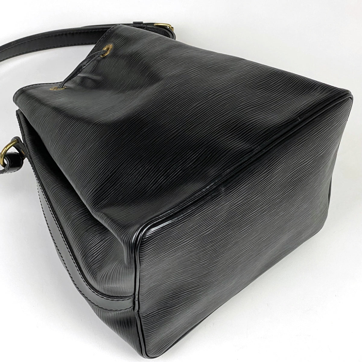 Louis Vuitton Petit Noe Drawstring Shoulder Bag Epi Noir