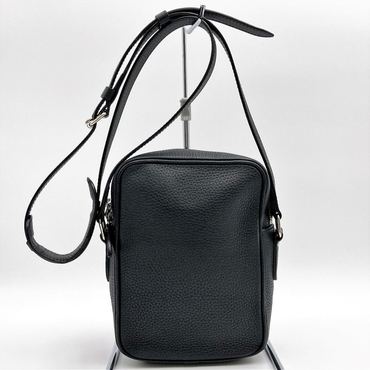 Louis Vuitton LV Circle Danube PM Shoulder Bag Black
