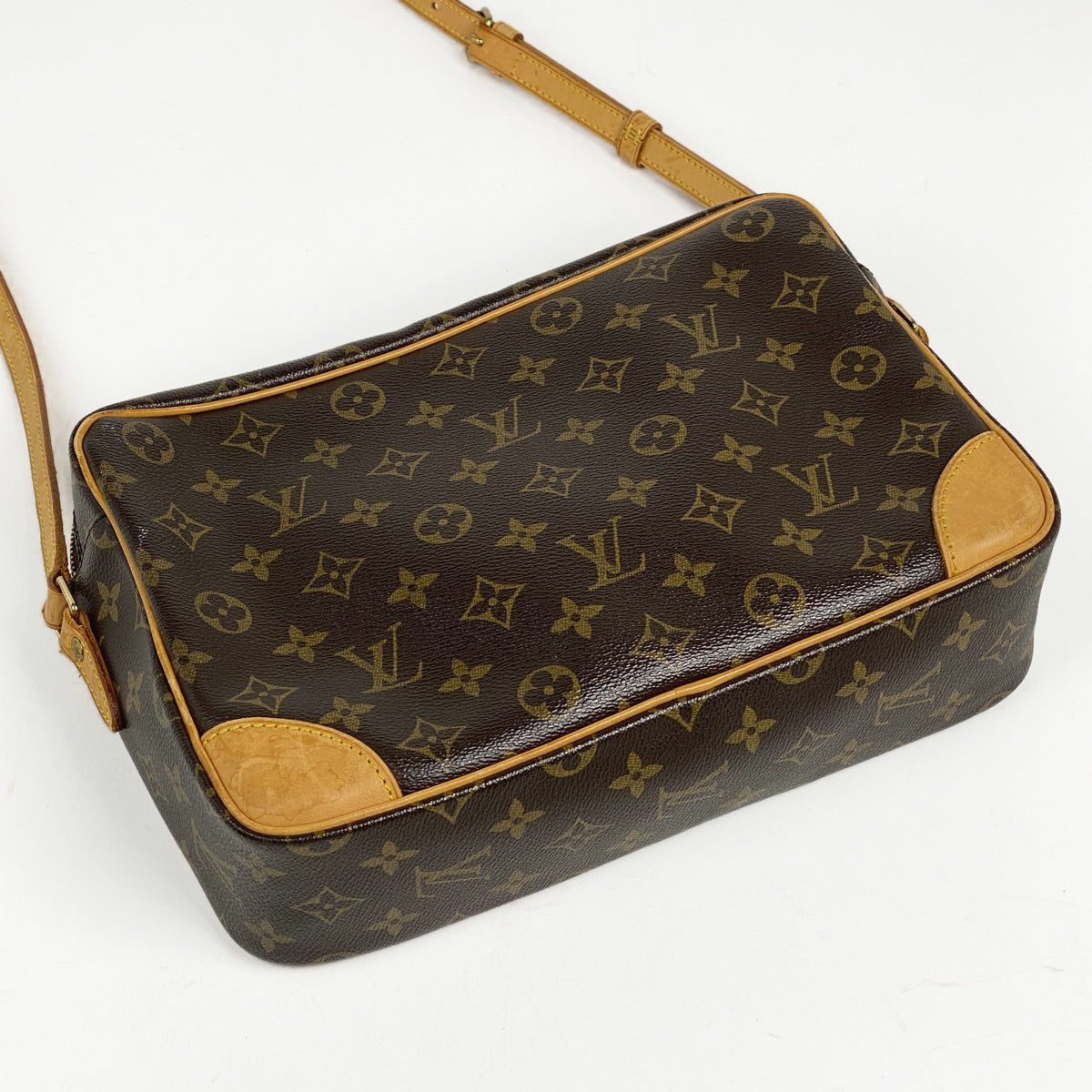 Louis Vuitton Trocadero 30 Crossbody Shoulder Bag Monogram Brown