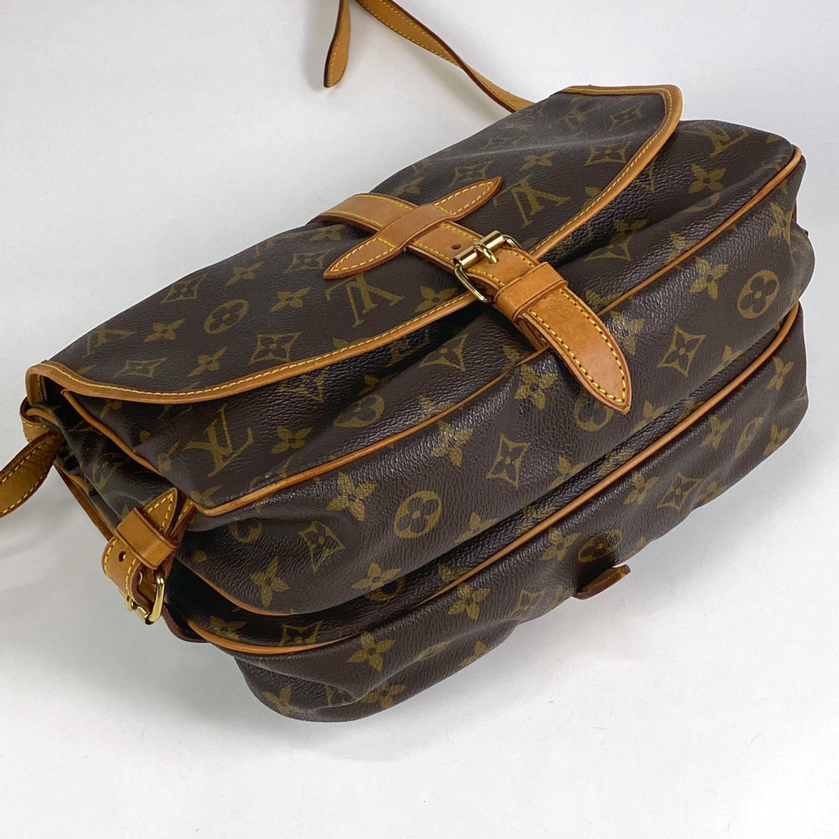 Louis Vuitton Saumur 30 Crossbody Shoulder Bag Monogram Brown