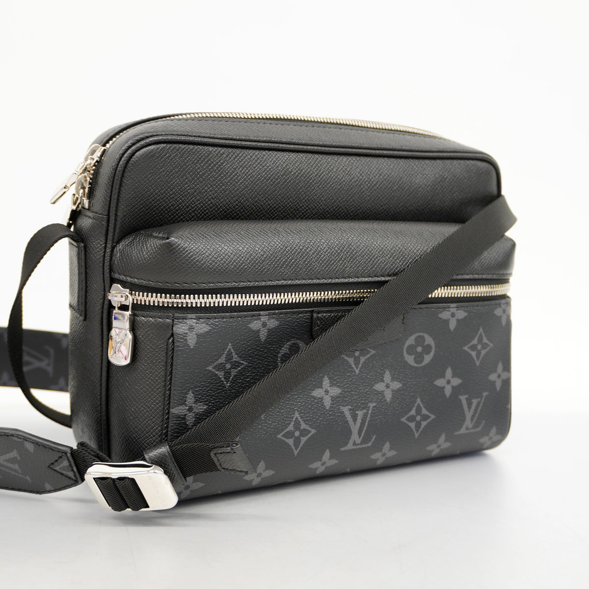 Louis Vuitton Shoulder Bag Taigarama Outdoor Messenger PM Noir