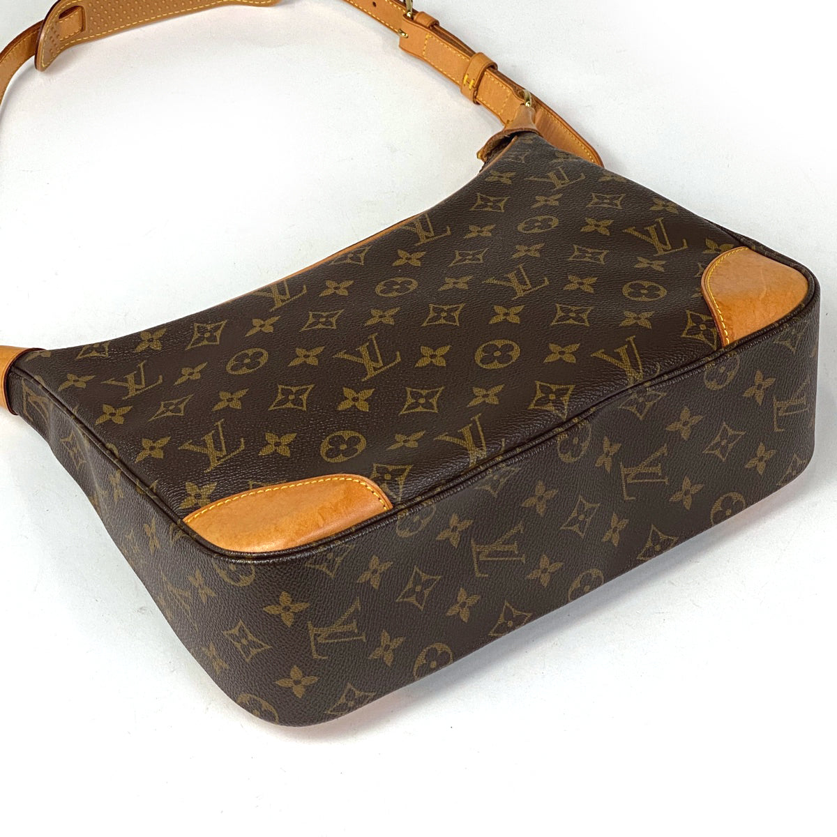 Louis Vuitton Boulogne 30 Shoulder Bag Monogram Brown