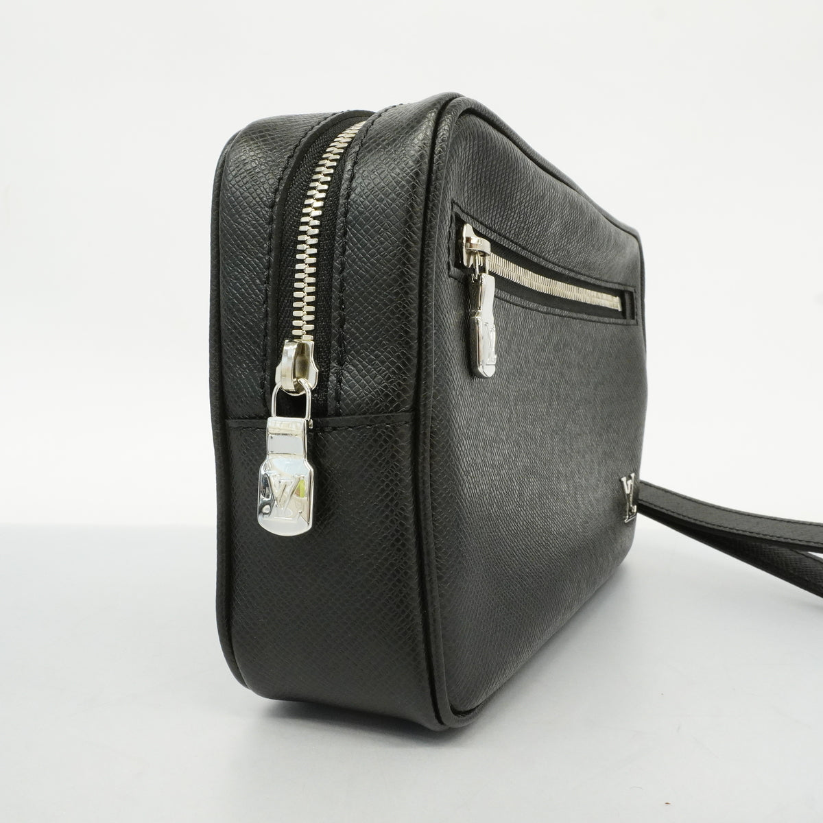 Louis Vuitton Clutch Bag Taiga Pochette Kasai