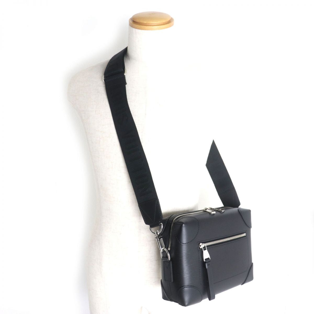 Louis Vuitton Maru Supple Epi leather shoulder bag Noir