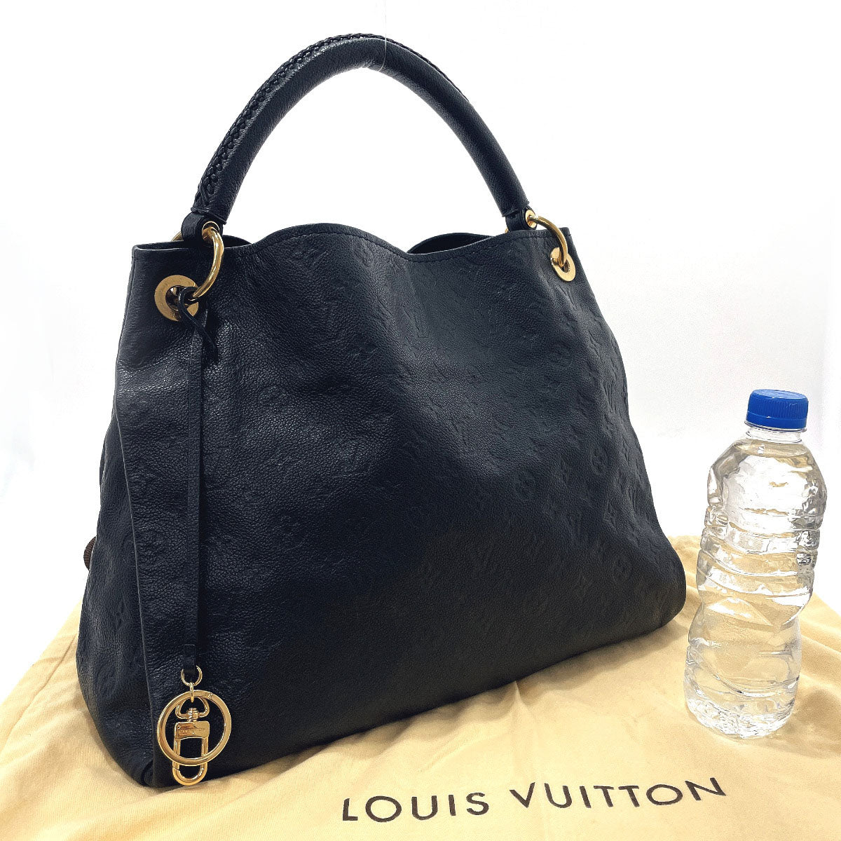 Louis Vuitton Artsy MM Handbag Monogram