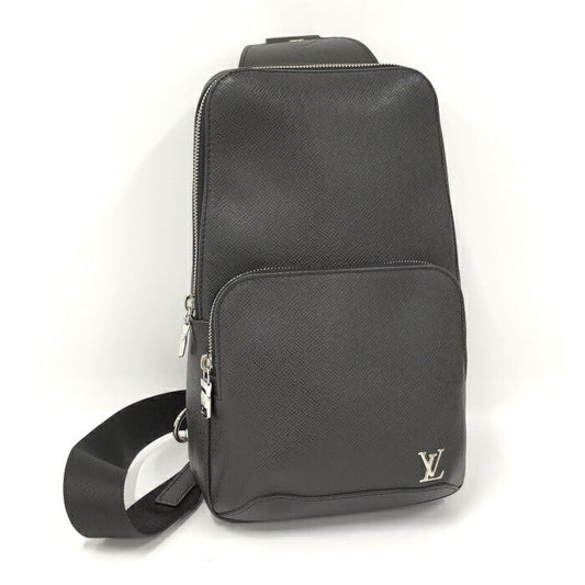 Louis Vuitton Avenue Sling Taiga Body Bag Noir