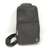 Louis Vuitton Avenue Sling Taiga Body Bag Noir