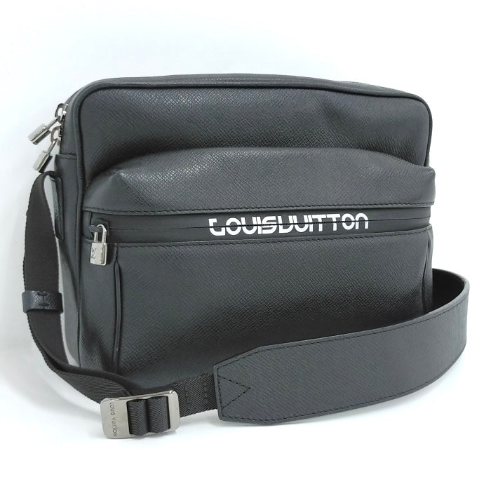 Louis Vuitton Taiga Ardoise Messenger PM Shoulder Bag