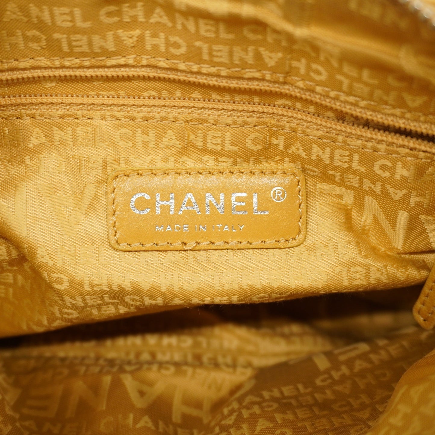 CHANEL   Chain Shoulder Women's Leather Shoulder Bag Beige