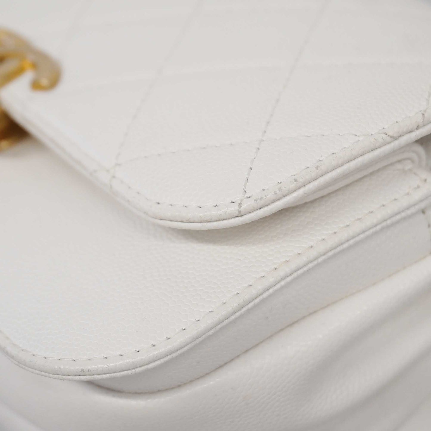 CHANEL   Matelasse Chain Shoulder Women's Leather Shoulder Bag White