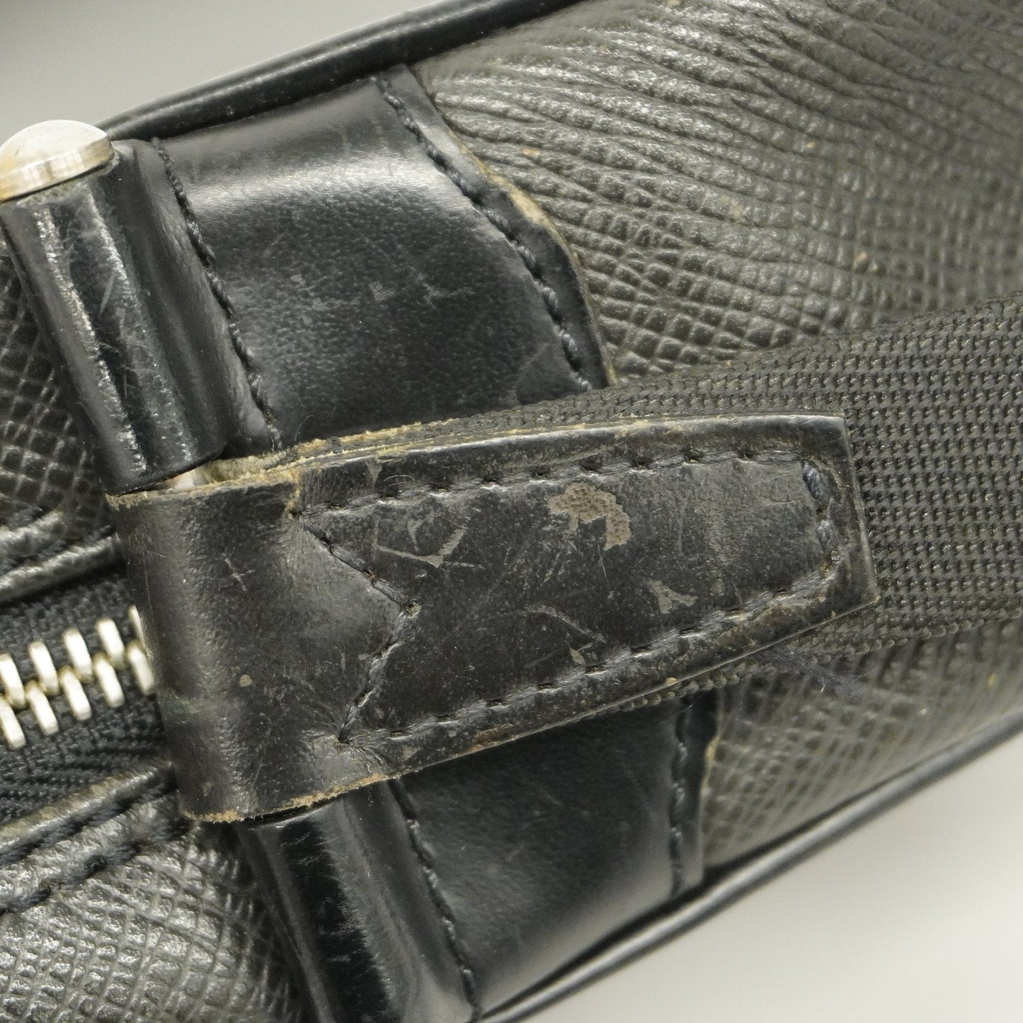 LOUIS VUITTONAuth  Taiga Karuga M30812 Men's Clutch Bag Ardoise