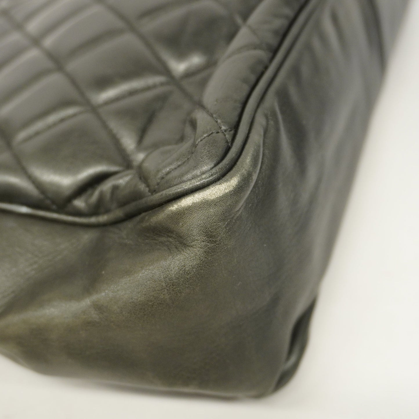 CHANEL   Matelasse Chain Shoulder Women's Leather Shoulder Bag Black