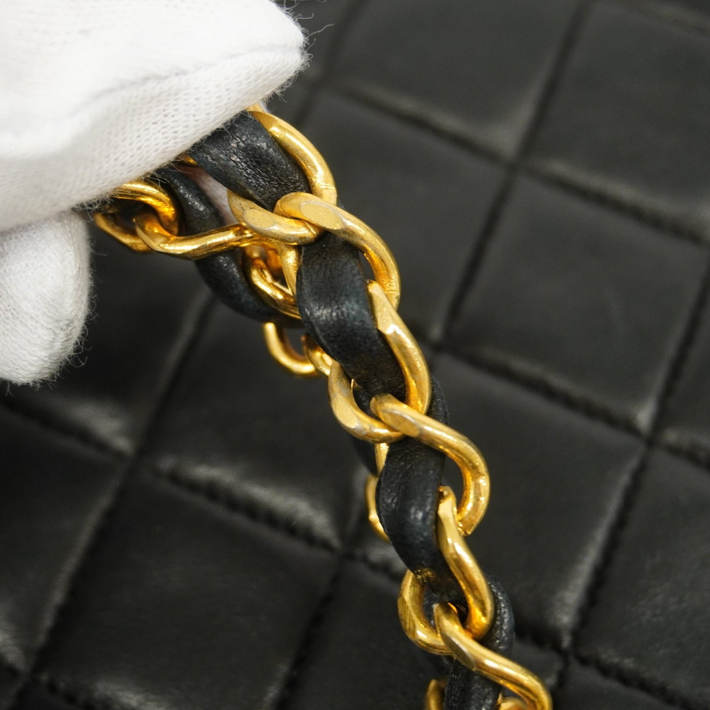 CHANEL   Matelasse Chain Shoulder Women's Leather Shoulder Bag Black