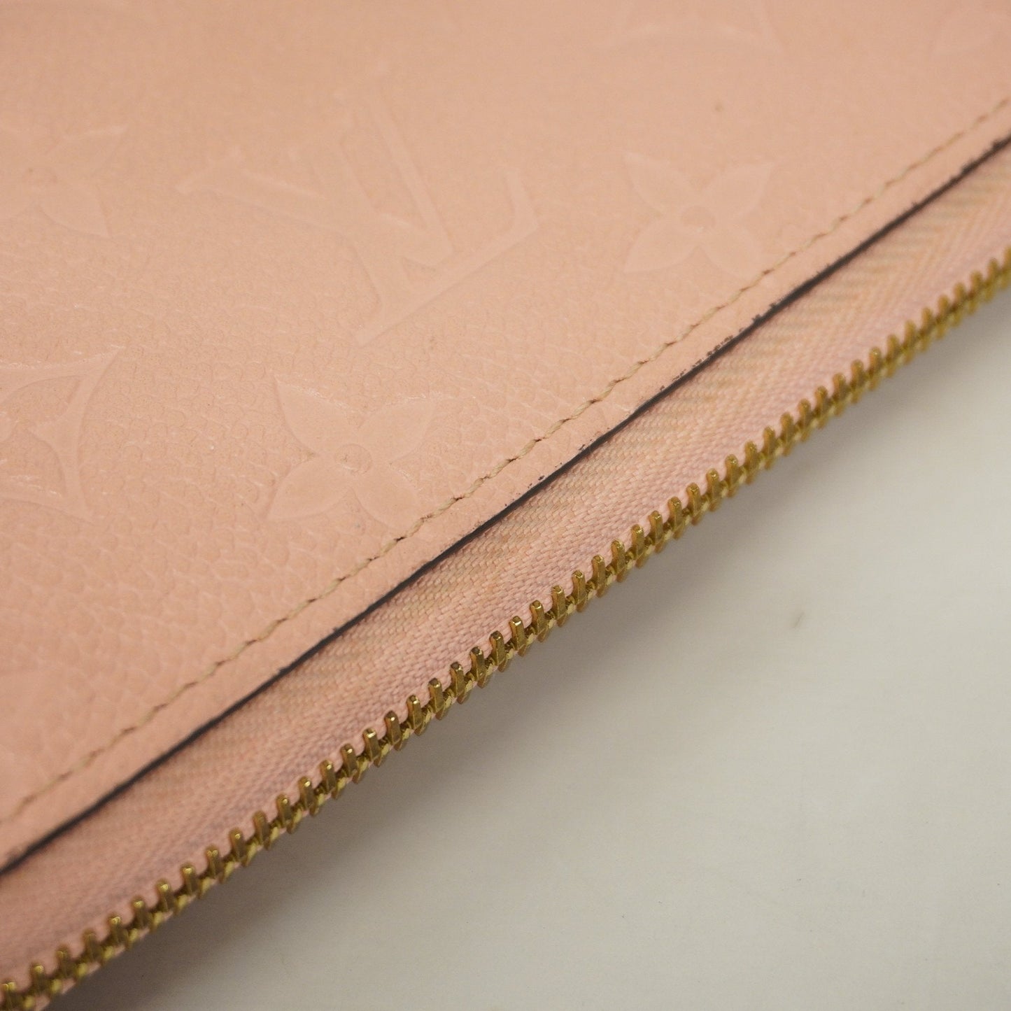 LOUIS VUITTONAuth  Monogram Empreinte Zippy Wallet M61857