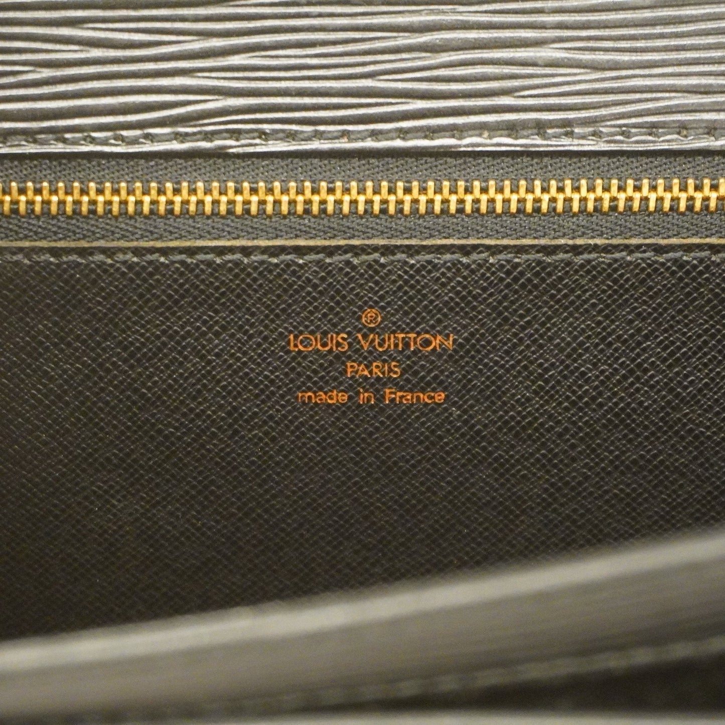 LOUIS VUITTONAuth  Epi Serie Dragonne M52612 Unisex Clutch Bag Noir