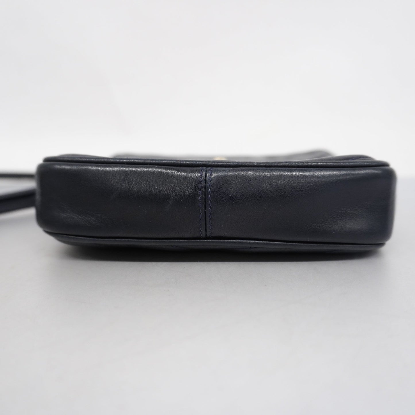 CHANEL   V Stitch Leather Shoulder Bag Navy