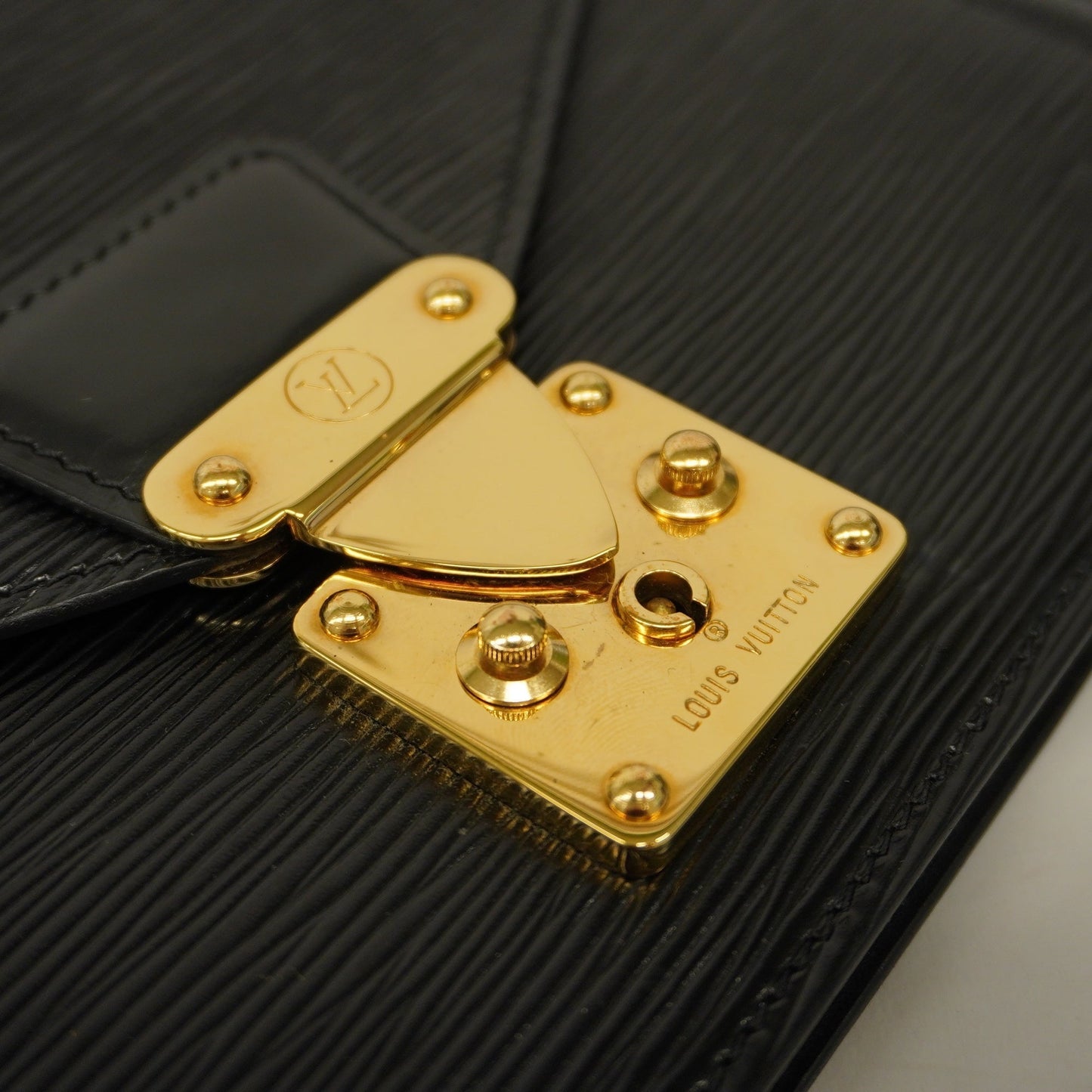 LOUIS VUITTONAuth  Epi Serie Dragonne M52612 Clutch Bag Noir