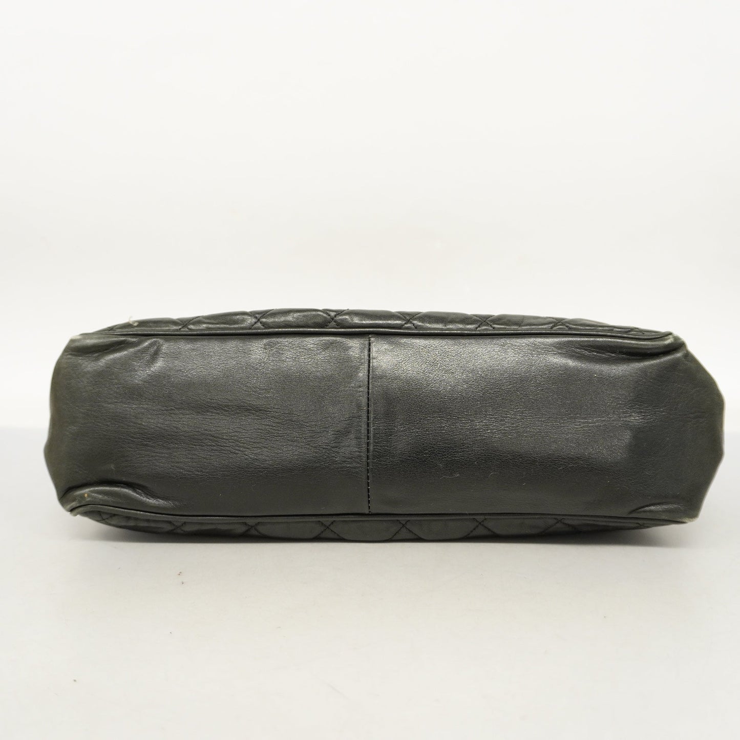 CHANEL   Matelasse Chain Shoulder Women's Leather Shoulder Bag Black