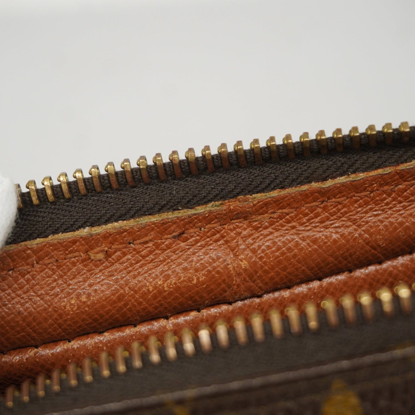 LOUIS VUITTONAuth  Monogram Marley Dragonne GM M51825 Clutch Bag