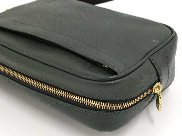 Louis Vuitton Taiga Leather Epicea Calga Shoulder Bag