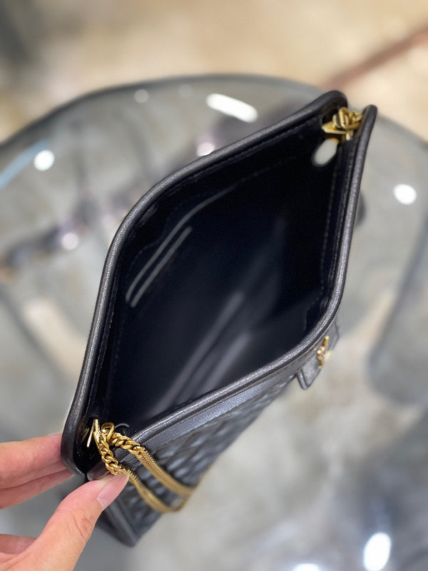 Amelia - YSL Bag - 3755