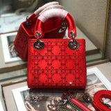 LADY 24 HANDBAG EMBOSSED DIAMOND IN CHERRY RED CALFSKIN Amelia