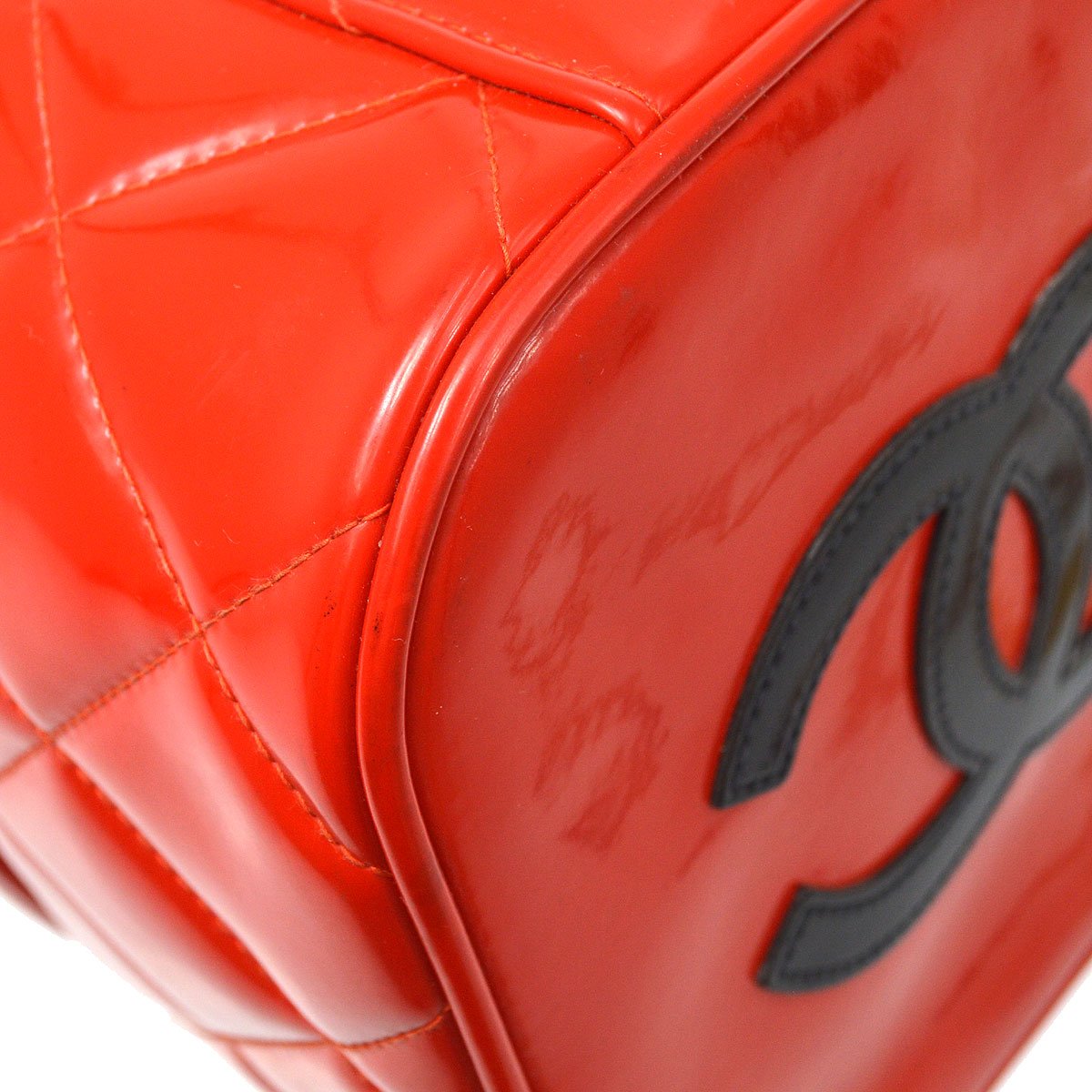 CHANEL 1995 Red Patent Leather Handbag 35526