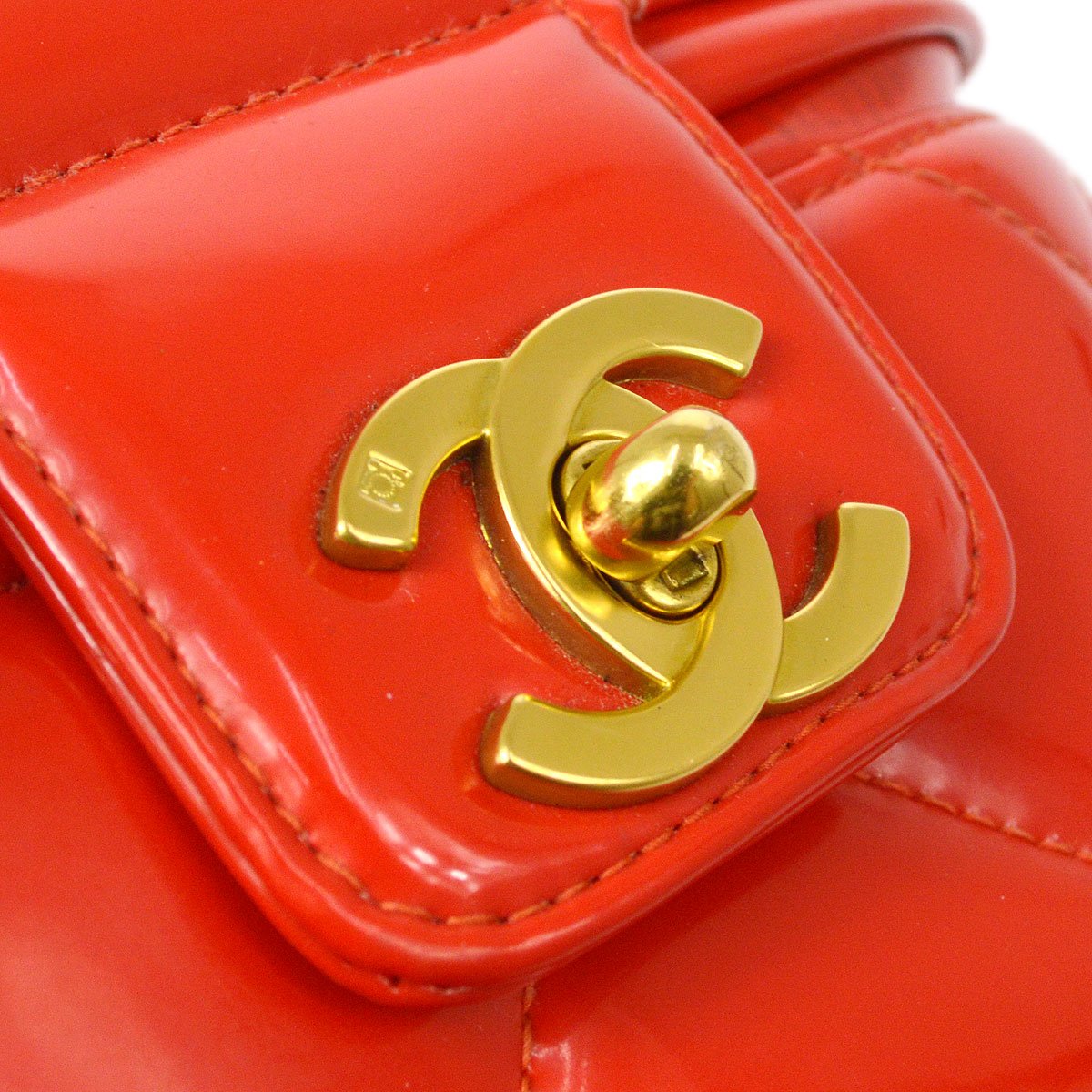 CHANEL 1995 Red Patent Leather Handbag 35526