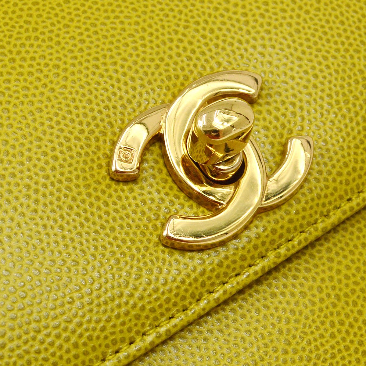 CHANEL 1997-1999 Green Caviar Handbag 82258