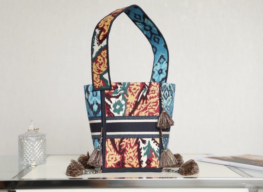 BUAmeliaLE 25 BUCKET BAG IN MULTICOLOR CALFSKIN