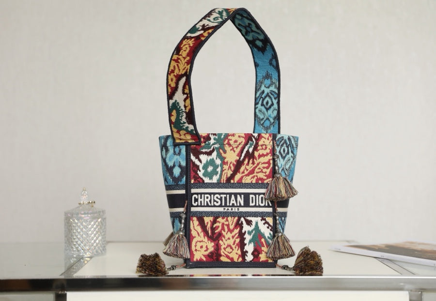 BUAmeliaLE 25 BUCKET BAG IN MULTICOLOR CALFSKIN Amelia