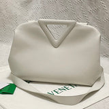 TRIANGLE HANDLE BAG 31 IN WHITE LAMBSKIN Amelia