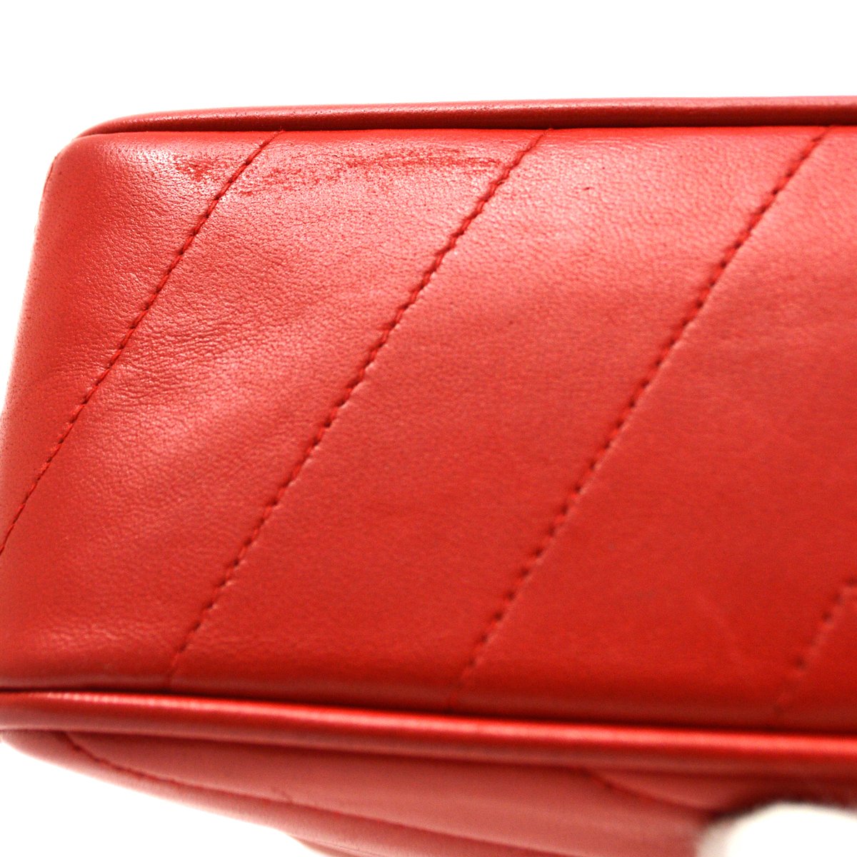 CHANEL 1994-1996 Red Lambskin Chevron Shoulder Bag 91196