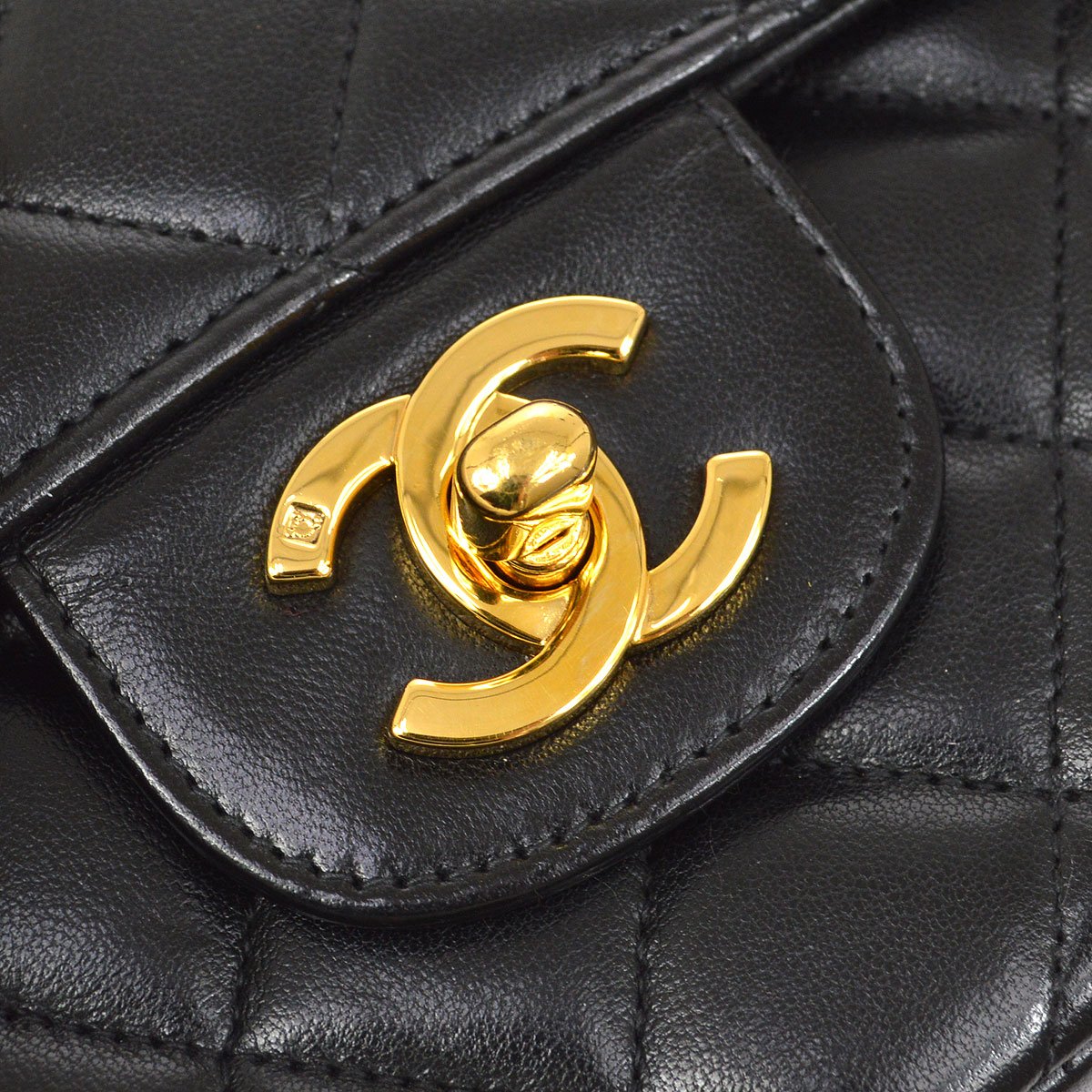 CHANEL 1996-1997 Classic Flap Handbag Medium 72819