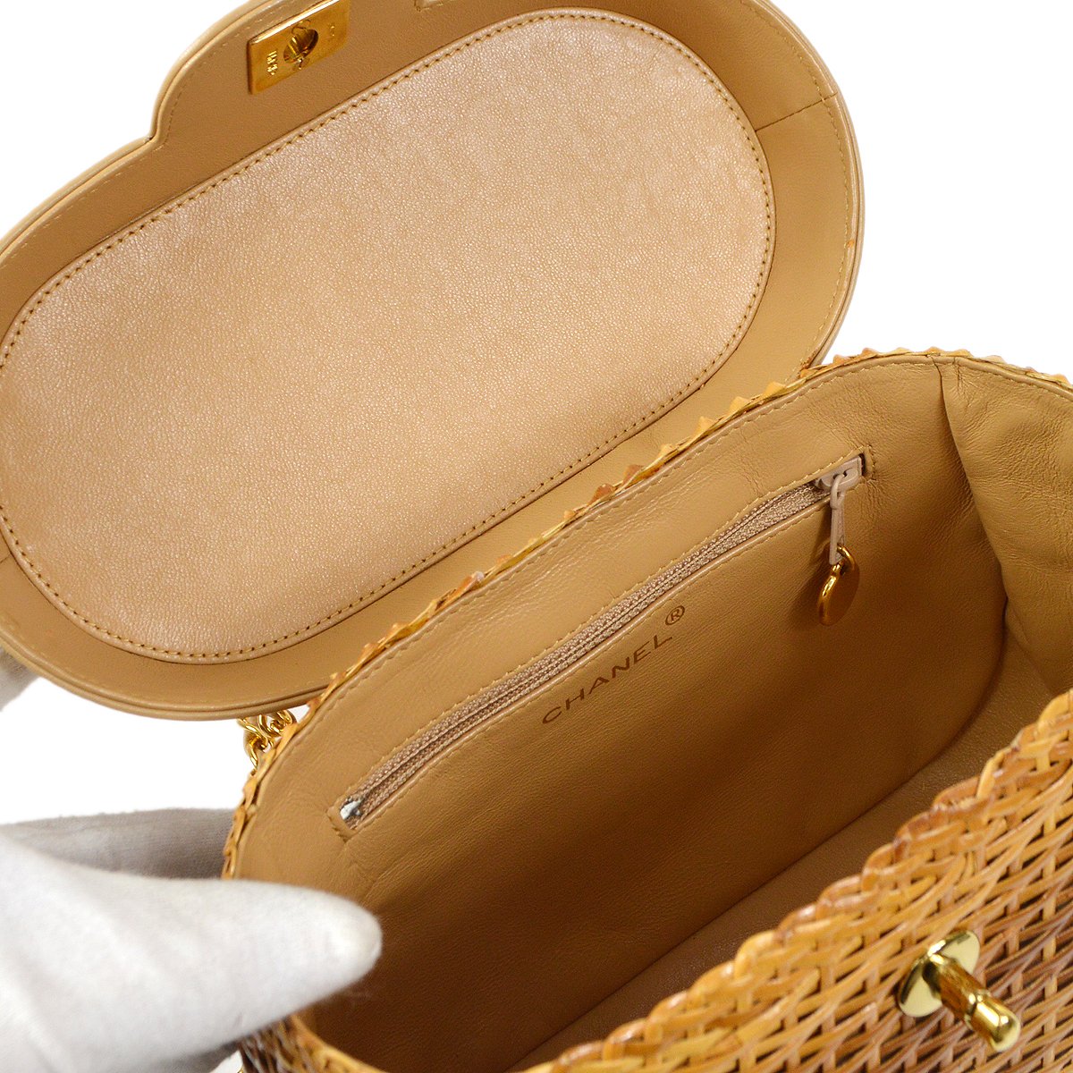 CHANEL 1997-1999 Basket Chain Shoulder Bag Beige Rattan